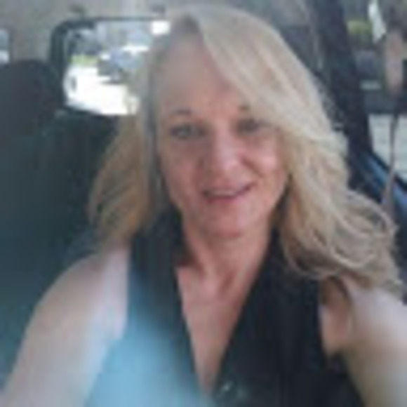 Meet your Posher, Stephanie - Picture 1 of 1